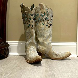 Corral boots.  Women’s size 8.5
